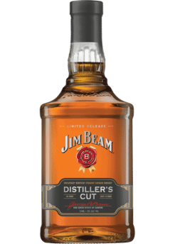 Whisky bourbon cortado por Jim Beam Distiller