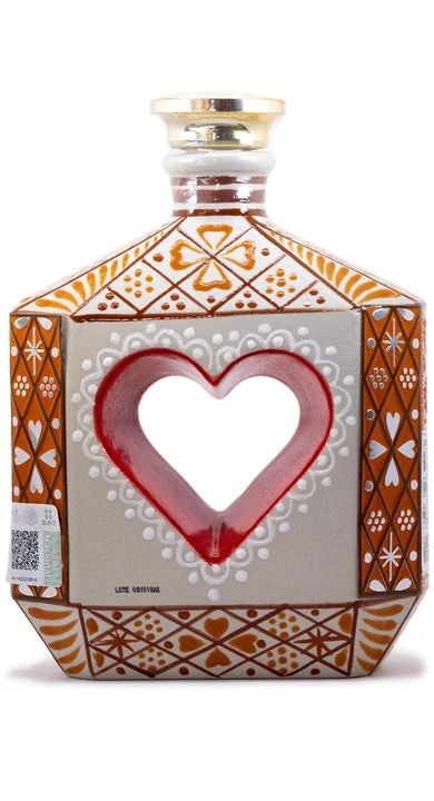 Riqueza Cultural Rubi Corazón Cerámica Añejo (Botella de Corazón) Tequila