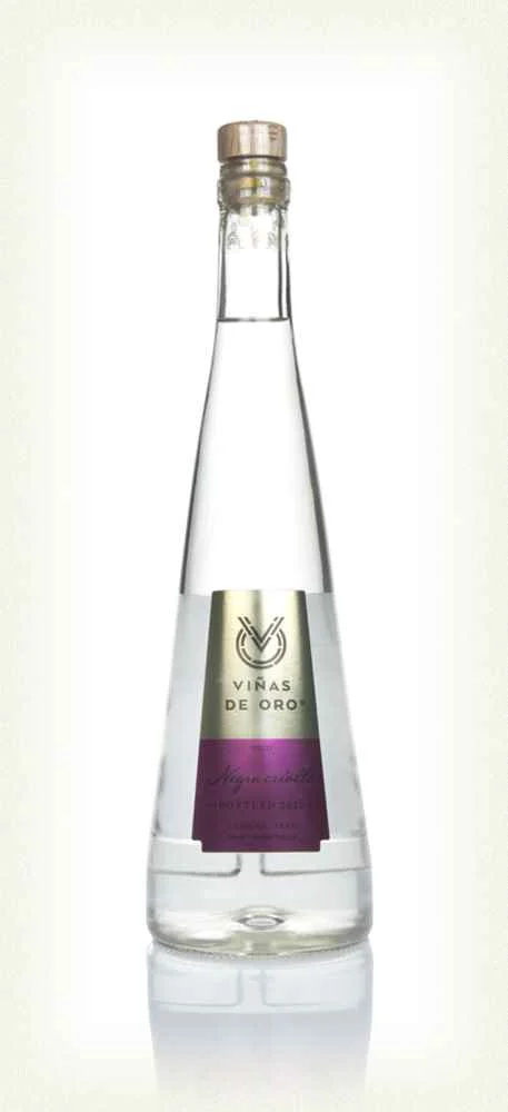 Viñas de Oro Negra Criolla Pisco Llano | 700ML